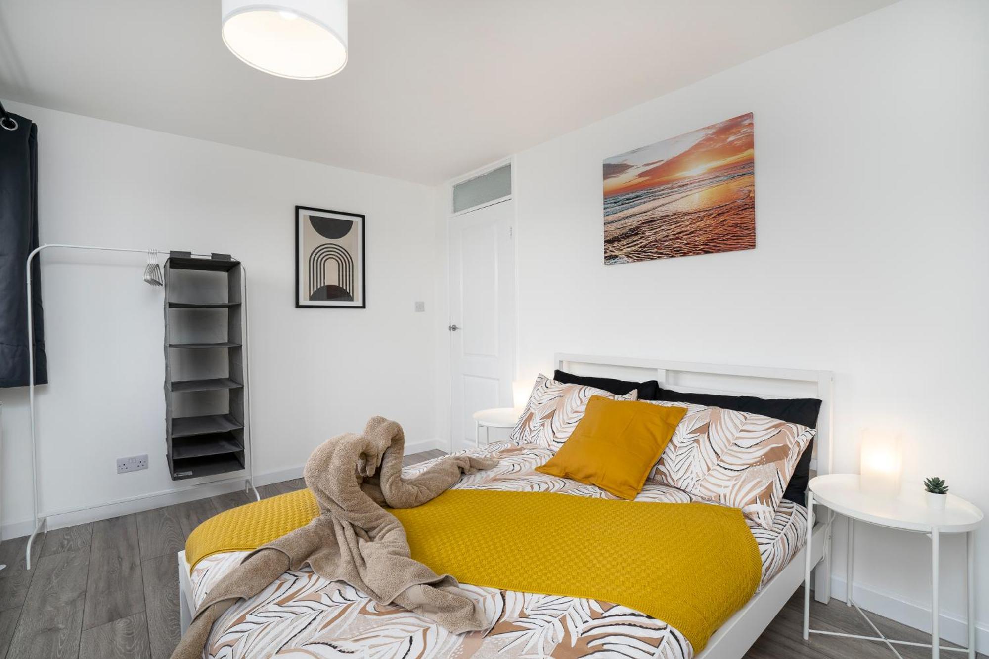 Modern 4 Bed House-Free Parking Apartment Burton  Luaran gambar